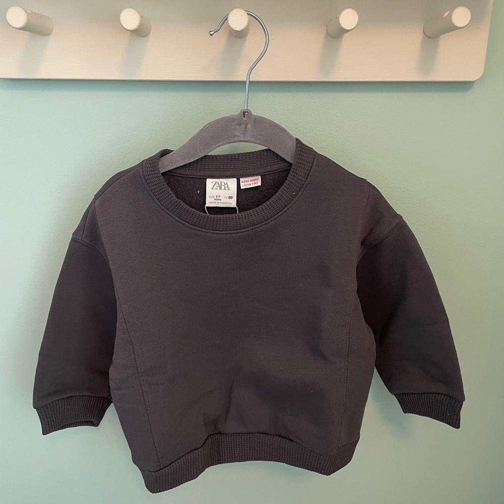 ZARA PIECED SWEATSHIRT